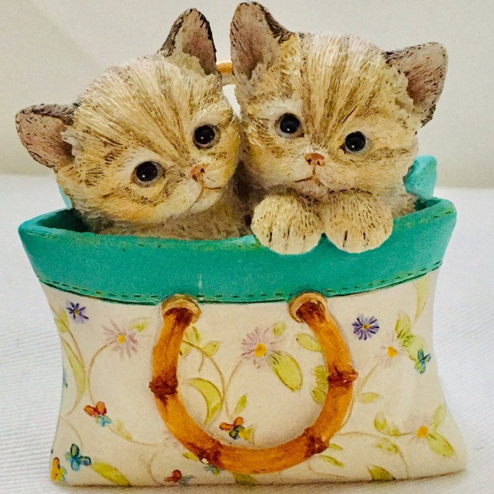 Lennox 2005 "A Tote For Two" Kittens Figurine
